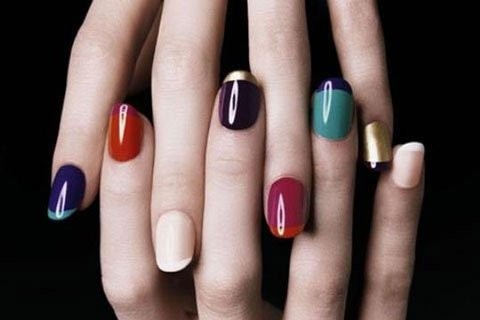 Đôi tay đẹp là niềm tự hào của phái đẹp. Hãy khám phá những mẫu sơn móng độc đáo và phong cách để bổ sung thêm vẻ đẹp cho đôi bàn tay của bạn.