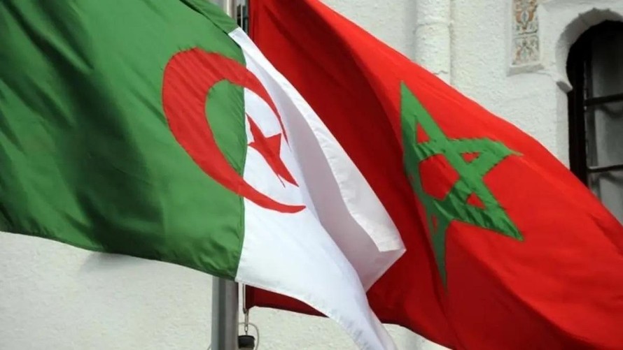 Algeria và Morocco đã củng cố quan hệ ngoại giao và hòa giải sau nhiều năm đối đầu. Hãy xem hình ảnh cờ quốc kỳ của Maroc để đón nhận thông điệp tích cực từ việc đó!