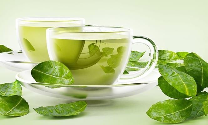 Hình ảnh trà xanh uống với màu xanh tươi mới và mùi thơm hấp dẫn khó cưỡng sẽ khiến bạn muốn thưởng thức ngay lập tức! Hãy tận hưởng một tách trà mới ngon tuyệt vời với tấm hình này ngay bây giờ!