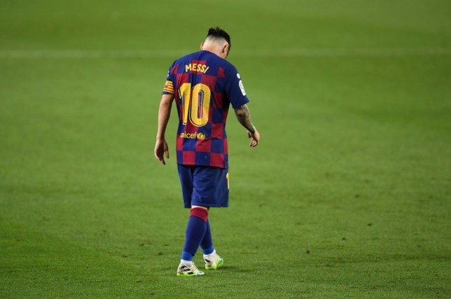 COVID-19 Messi Barcelona: Đại dịch COVID-19 đã làm ảnh hưởng đến nhiều khía cạnh của cuộc sống, và bóng đá không phải là ngoại lệ. Tuy nhiên, Messi và các thành viên trong đội Barcelona đã phải đương đầu với nó như thế nào? Hãy đến và tìm hiểu nhé!