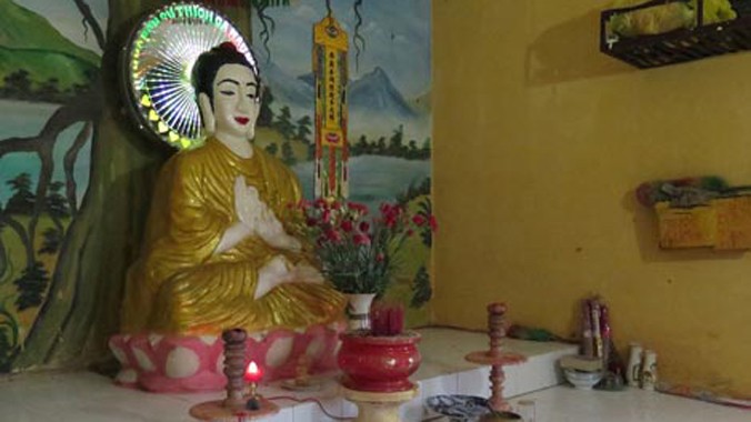 Tượng Phật không đầu đóng vai trò quan trọng trong đời sống tâm linh của người dân Việt Nam. Bằng hình ảnh này, bạn sẽ có cơ hội tìm hiểu những giá trị tâm linh và văn hoá đặc trưng của dân tộc Việt Nam.