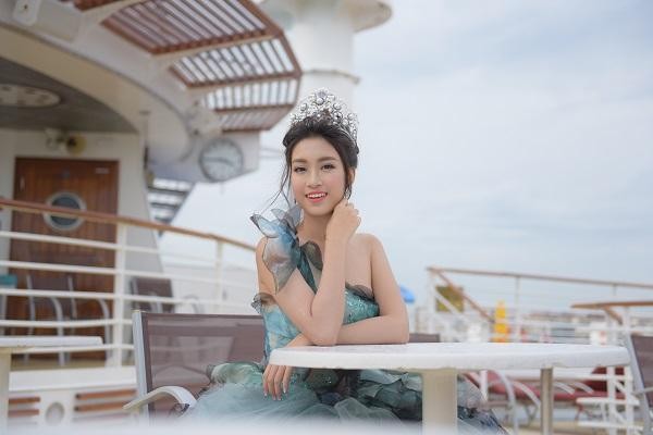 Hoa hậu Mỹ Linh hóa thân thành Cinderella cực kỳ xinh đẹp