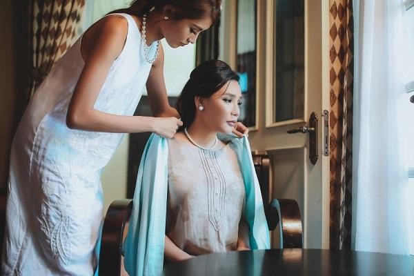 Hồ Quỳnh Hương ra mắt liên tiếp hai MV nhạc Bolero đầy tình cảm