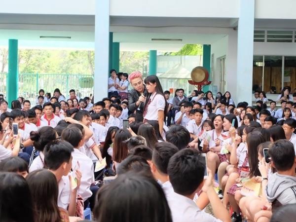 Người truyền lửa 2016: Teen Tân Phong dự thính lớp học "cô giáo Khánh"