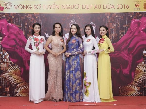 Hàng trăm thí sinh dự thi vòng sơ khảo Hoa khôi Người đẹp Xứ Dừa 2016