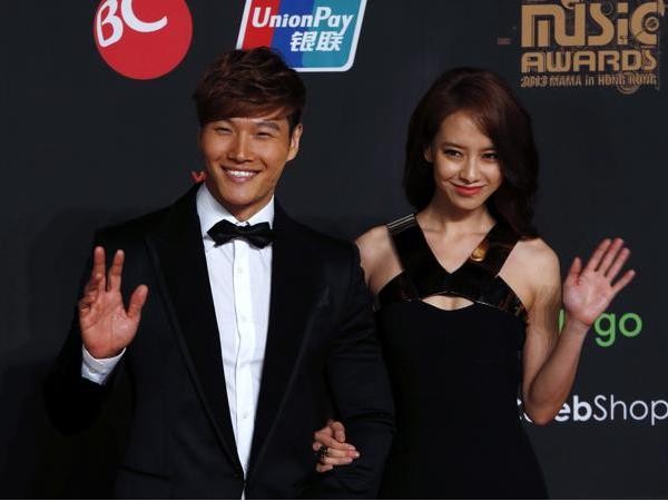 "Running Man" chính thức xin lỗi Kim Jong Kook và Song Ji Hyo