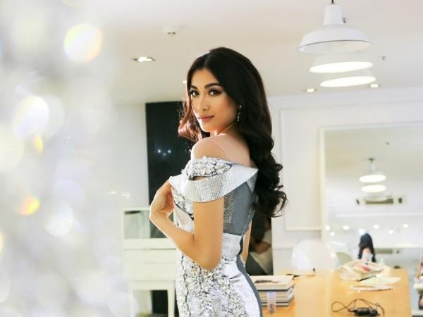 Hé lộ trang phục dạ hội siêu lộng lẫy của Lệ Hằng tại Miss Universe 2017