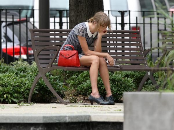 Taylor Swift sẽ mãi hối hận vì cho cư dân mạng một cơ hội sửa ảnh 