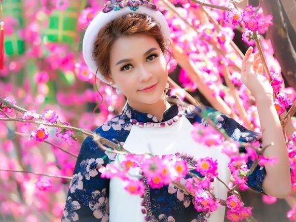 Làm thế nào để bảo quản áo dài mãi đẹp như mới!