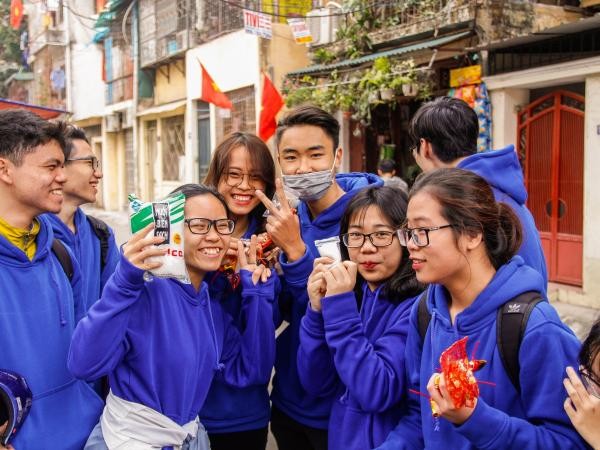400 học sinh Hà Nội tham gia cuộc đua giải Toán kì thú trên đường phố