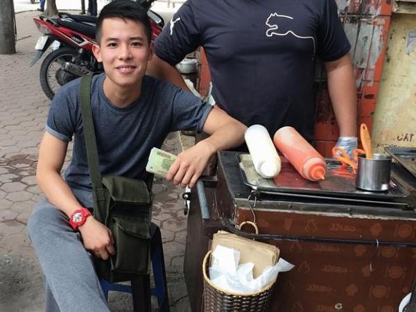 Chàng trai bán thịt xiên vạn người mê: “Thành công không phải là kiếm được nhiều tiền”