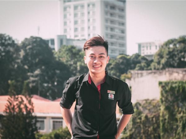 Làm về YouTube, anh chàng này khiến hội fangirl "gato" khi được gặp Sơn Tùng, Harry Lu và Wonder Girls