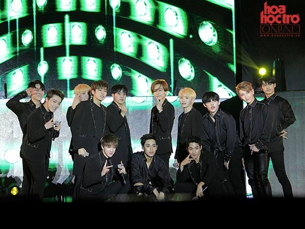"MBC Music K-Plus Concert" ngày thứ hai: Các fan K-Pop đến tham gia đông gấp bội