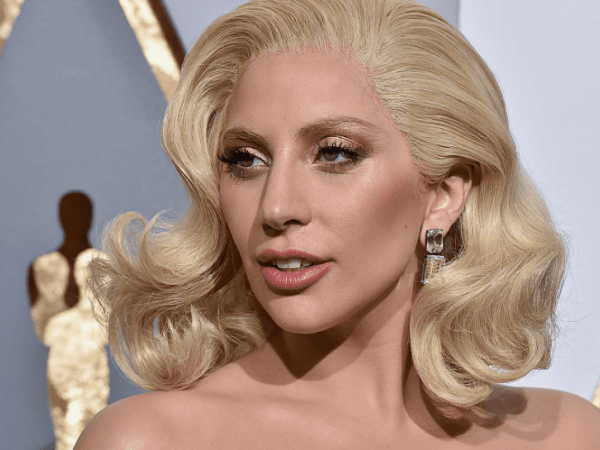 Lady Gaga chia sẻ về cú chấn thương hông “để đời” khi đi tour