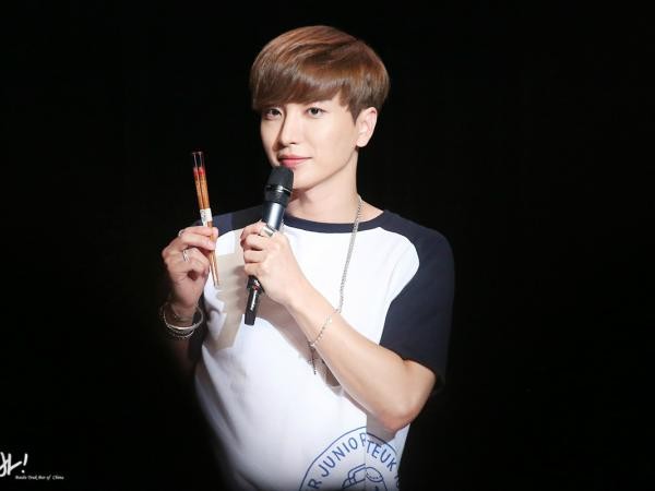 Những câu nói "ngọt hơn cả ngôn tình" của “thiên thần không cánh” Lee Teuk