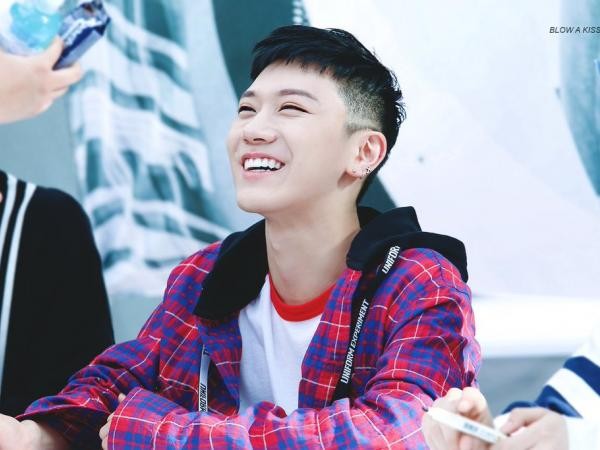Dù phải nghỉ ngơi sau chấn thương nhưng Ten (NCT) vẫn quyết tâm "xuất chiêu"