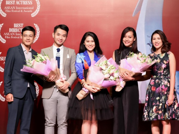 Phạm Hồng Phước hạnh phúc với giải thưởng "Nam diễn viên xuất sắc" tại LHP quốc tế ASEAN