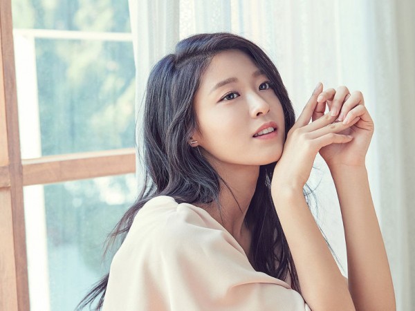 Bạn đã cập nhật kiểu tạo dáng "thần thánh" khoe trọn đường cong như Seolhyun (AOA) chưa?