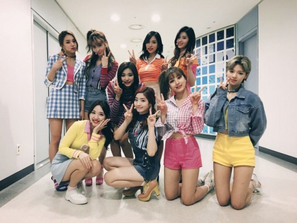 Không mấy bất ngờ: TWICE đã chính thức trở thành "Nữ hoàng YouTube" của K-Pop!