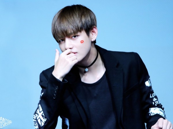 Lý do vì đâu mà V (BTS) lại đau đầu nhức não vì một tấm ảnh selfie bình thường?