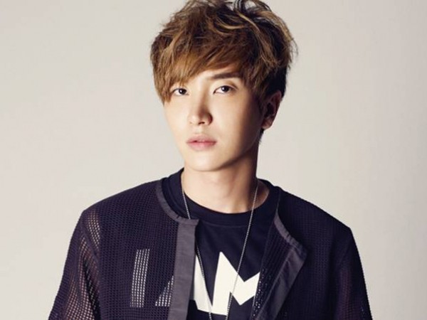 Trưởng nhóm Leeteuk (Super Junior) vừa bị mất trộm toàn bộ tư trang giấy tờ tại Thụy Sĩ