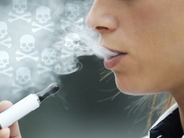 Bạn đã biết hết về vô vàn nguy hiểm đang giấu mặt trong thuốc lá điện tử?