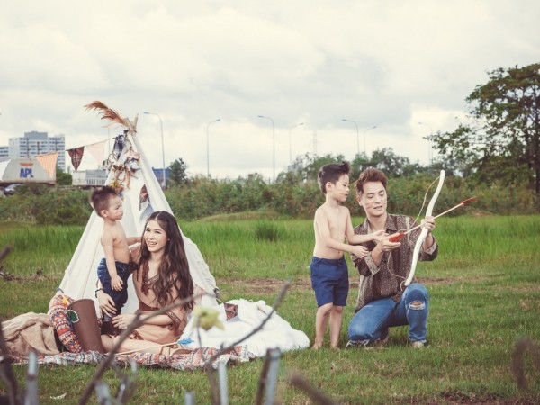 Gia đình Đăng Khôi hạnh phúc trong bộ ảnh về với thiên nhiên mùa Hè
