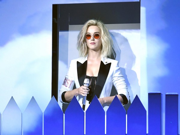 Katy Perry xác nhận việc đảm nhận vai trò dẫn chương trình cho "MTV Video Music Awards 2017"
