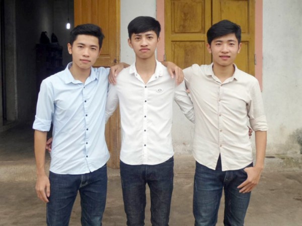 Nghệ An: Ba bạn teen là anh em sinh ba cùng trúng tuyển vào một trường Quân đội