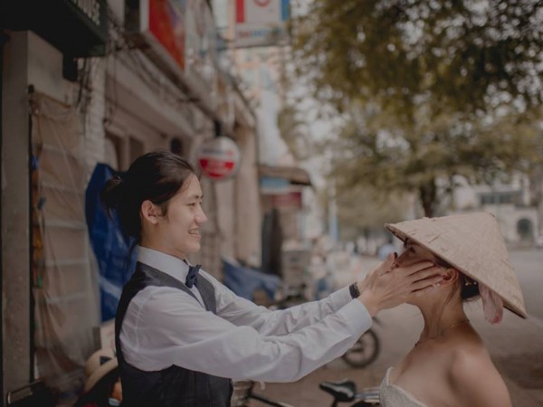 Bộ ảnh cưới siêu chất của cặp đôi Đài Loan chụp tại Việt Nam khiến cư dân mạng chao đảo