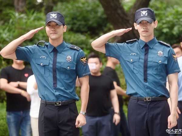 Cuối cùng sở cảnh sát Hàn Quốc đã “trả lại” Changmin (DBSK) và Siwon (Super Junior) cho Cass và E.L.F!