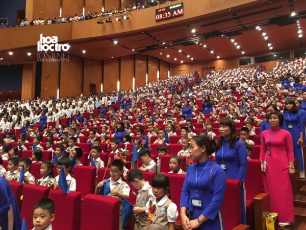 Hà Nội: Các bạn học sinh Nguyễn Siêu đón khai giảng "chất lừ" tại Trung tâm hội nghị Quốc gia