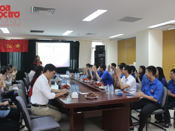 Hà Nội: Các bạn sinh viên hào hứng tham gia buổi giao lưu tại tòa soạn báo Sinh Viên Việt Nam