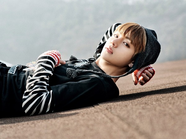 Hẳn bạn sẽ ghen tị với cô nàng fangirl được V (BTS) ngỏ ý làm bạn trai này!