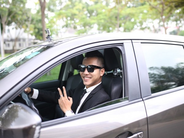 Hoàng Rapper bất ngờ chuyển sang... lái taxi trong chương trình mới
