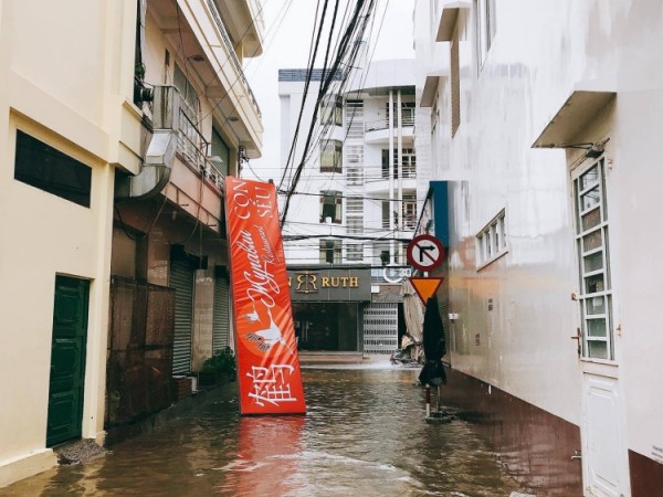 Chùm ảnh: Thành phố Nha Trang (Khánh Hòa) "ngổn ngang" sau khi siêu bão Damrey đổ bộ