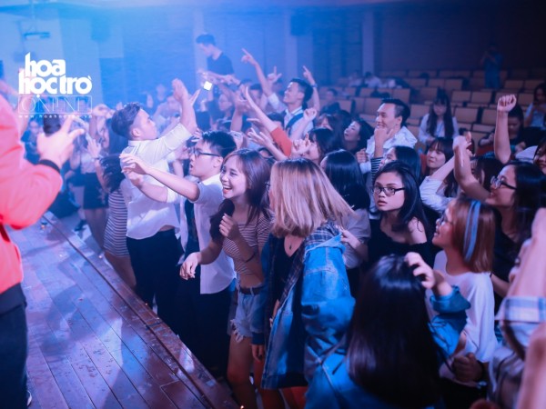 Hà Nội: Sinh viên tài chính "đắm mình" trong bữa tiệc âm nhạc "Harmony of Youth 2017"