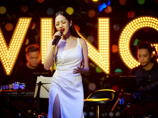 Lê Hiếu hết lời khen ngợi khả năng hát live của Bảo Anh tại Hà Nội