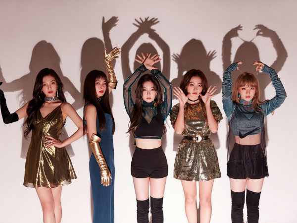 Các thành viên Red Velvet có gì để kể về bài hit mới "Peek-A-Boo"?
