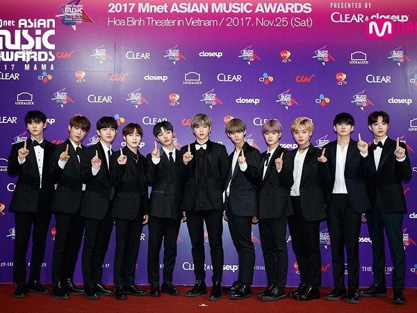 MAMA 2017 đã "tóm gọn" tiến trình phát triển của Wanna One trong 3 đêm trao giải