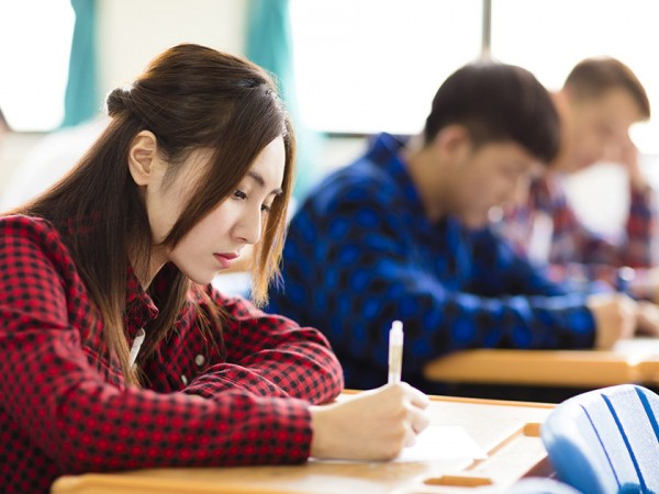Có phải học sinh châu Á đang bị "xử ép" khi ứng tuyển vào Đại học Mỹ?