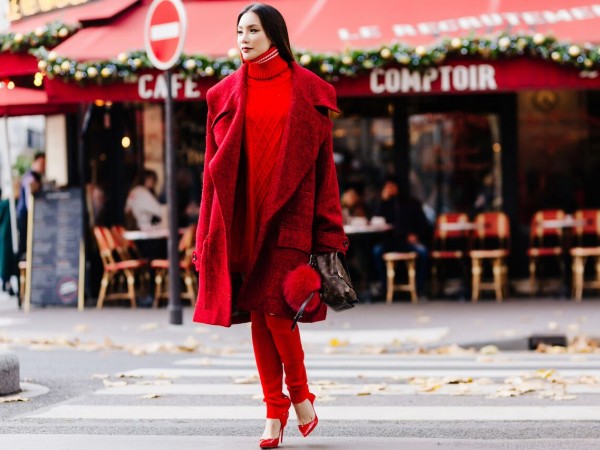Choáng với phong cách street-style độc đáo của ca sĩ Hồ Quỳnh Hương giữa trời Âu