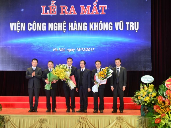 Viettel hợp tác ĐH Quốc gia HN đào tạo công nghệ hàng không vũ trụ