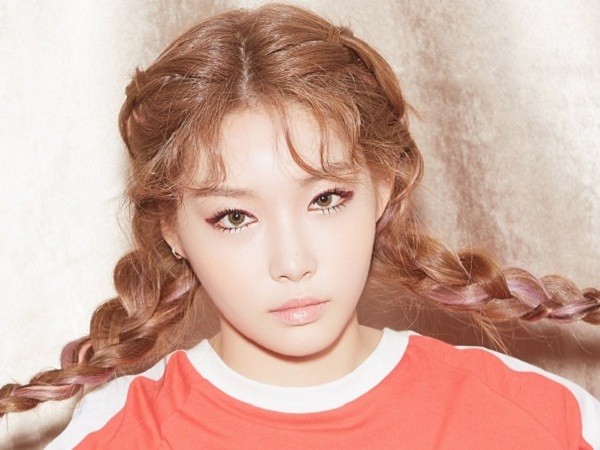 Kim Chungha (I.O.I) bất ngờ tiết lộ màu đại diện và logo vừa đẹp vừa nhiều ý nghĩa