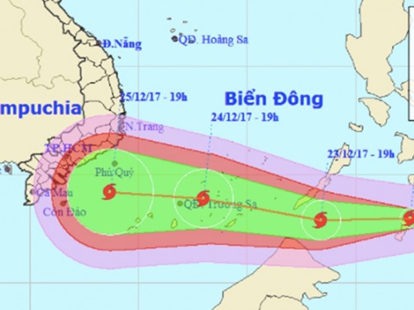 Bão Tembin liên tục đổi hướng và trở nên phức tạp, nguy hiểm như thế nào sau 4 ngày hình thành?