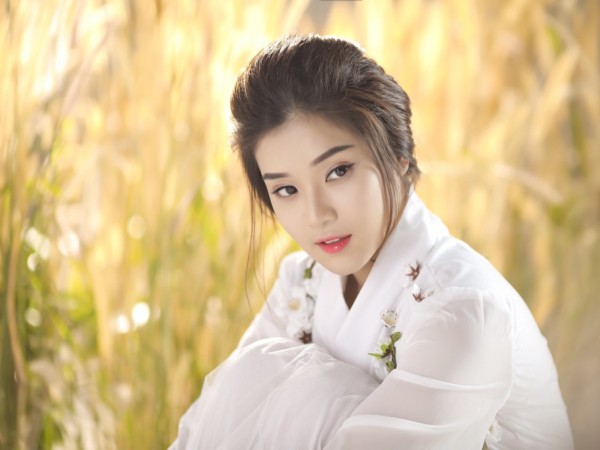 Bắt kịp xu hướng của V-Pop, Hoàng Yến Chibi tái xuất bằng MV đậm màu cổ trang