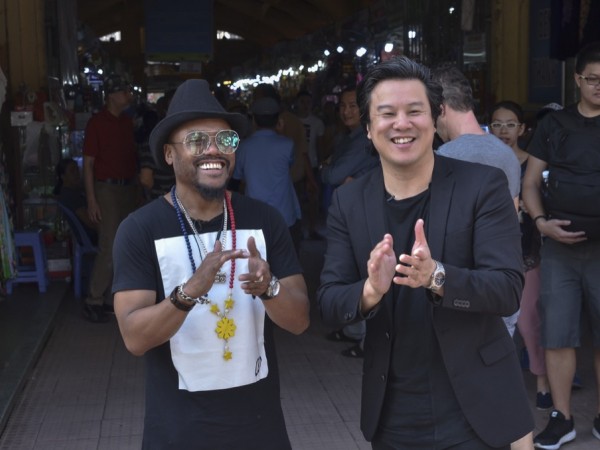 Apl De Ap (Black Eyed Peas) hứng thú trải nghiệm văn hoá Sài Gòn cùng nghệ sĩ Thanh Bùi