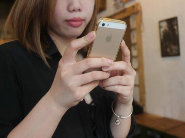 Hai luật sư tại Việt Nam khởi kiện Apple