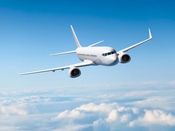 Bạn có tò mò muốn biết vì sao máy bay lại thường sơn màu trắng không?