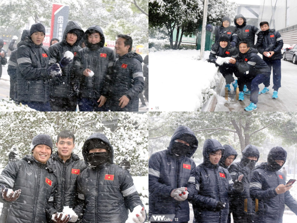 Cầu thủ U23 Việt Nam thích thú đùa nghịch dưới mưa tuyết ở Thường Châu